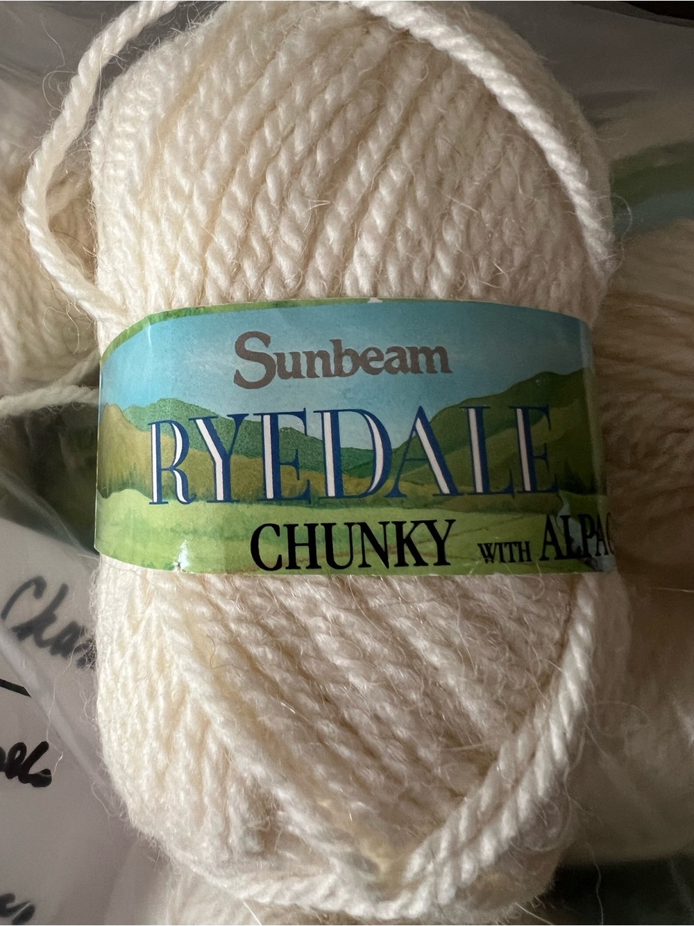 RYEDALE Chunky Alpaca Yarn in Off-White Cream (25) balls new